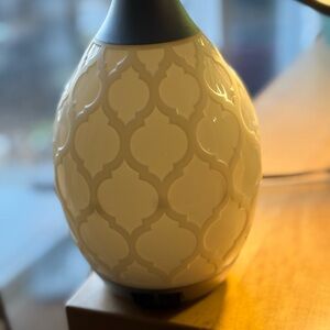 Cream Patterned Table Humidifier and Diffuser